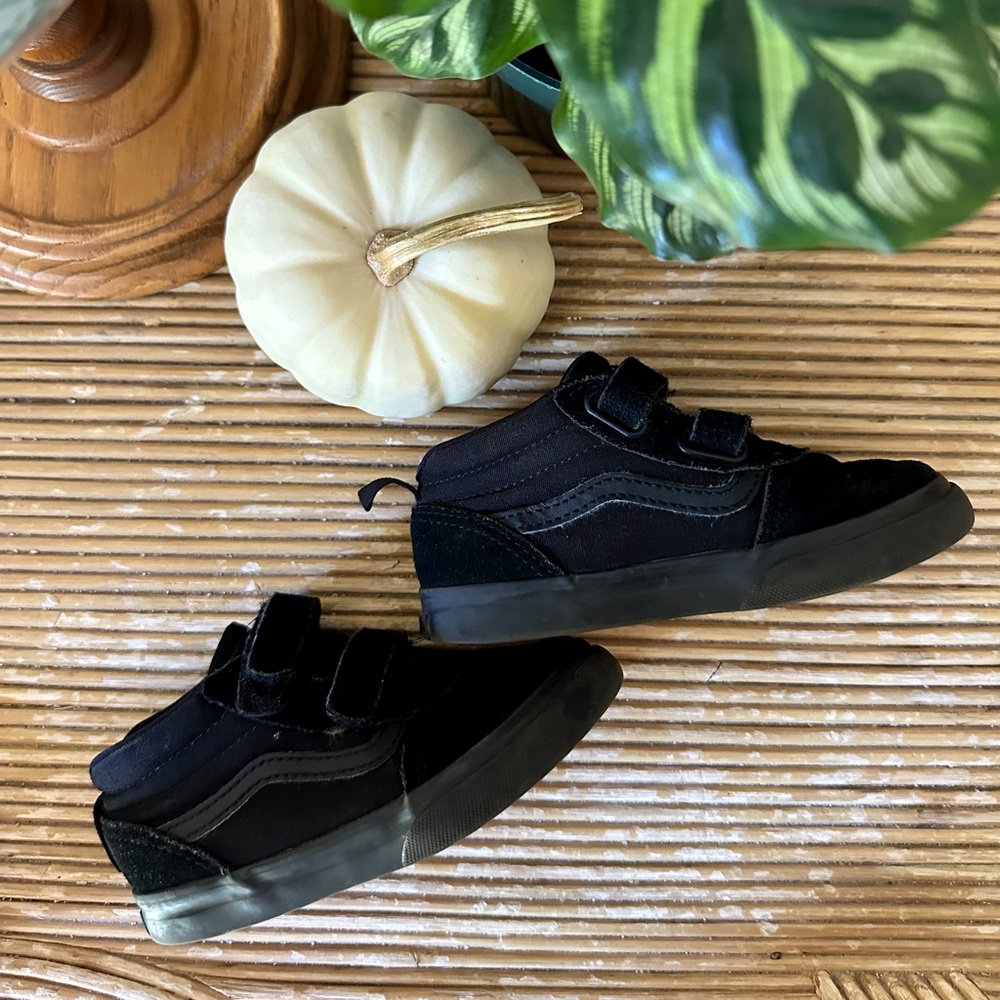 USED - VANS Kids' Ward Mid V Sneaker Toddler
